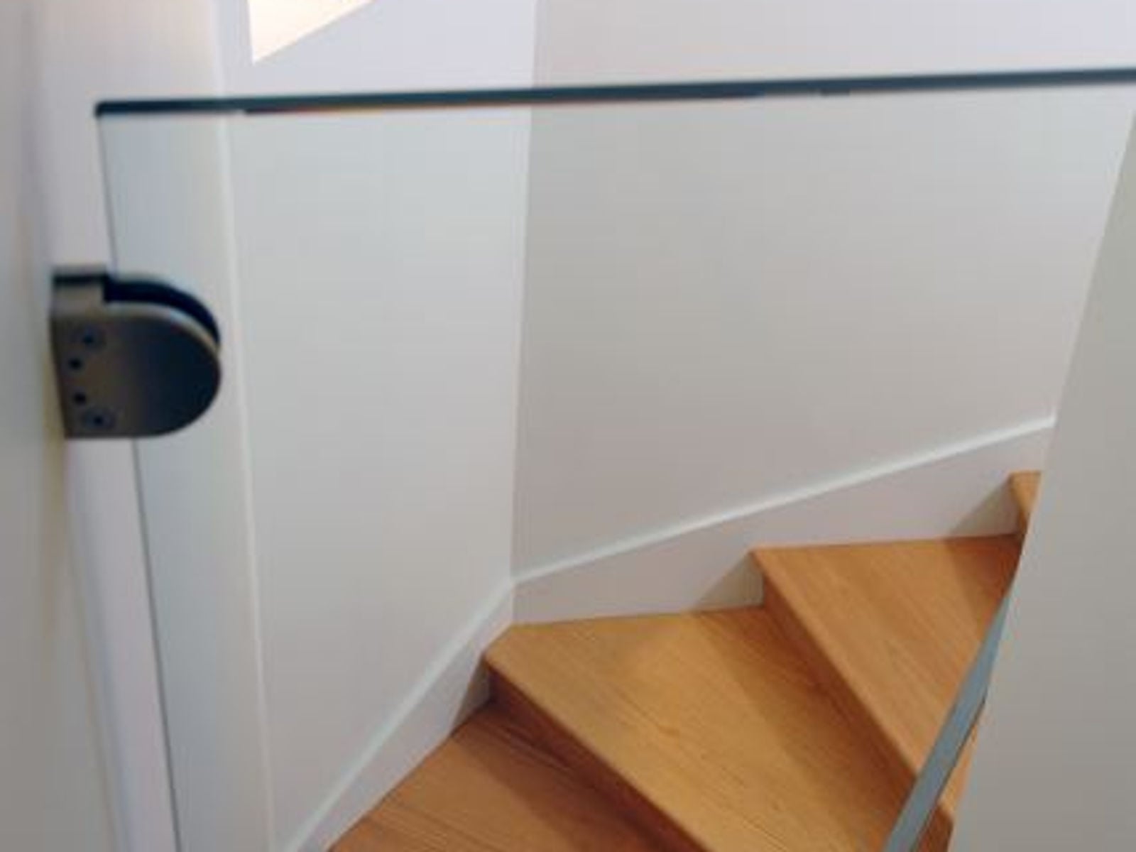 Mulholland residence — sculptural staircase as the new heart of the home