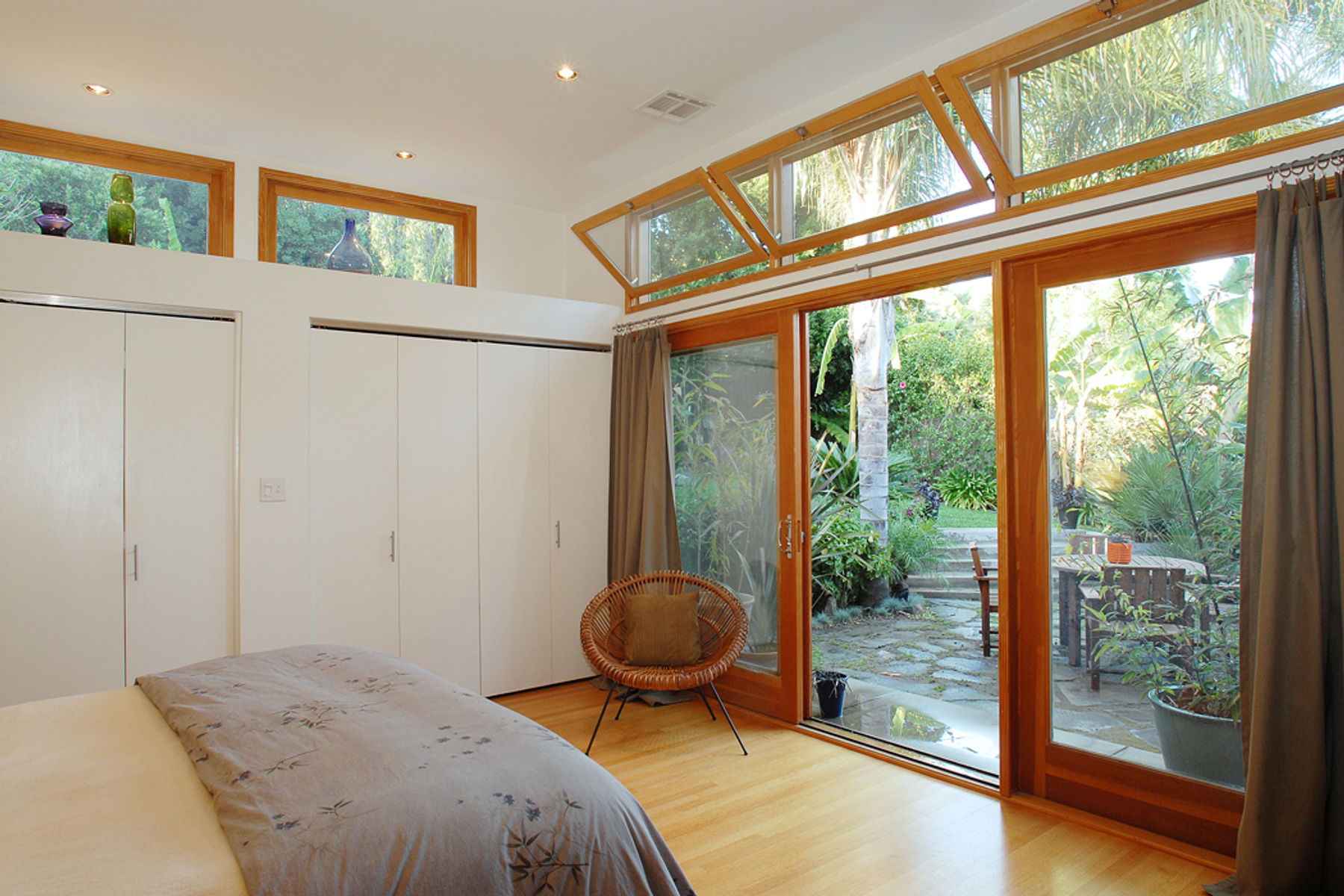 Carter Avenue — new master bedroom with layered lighting