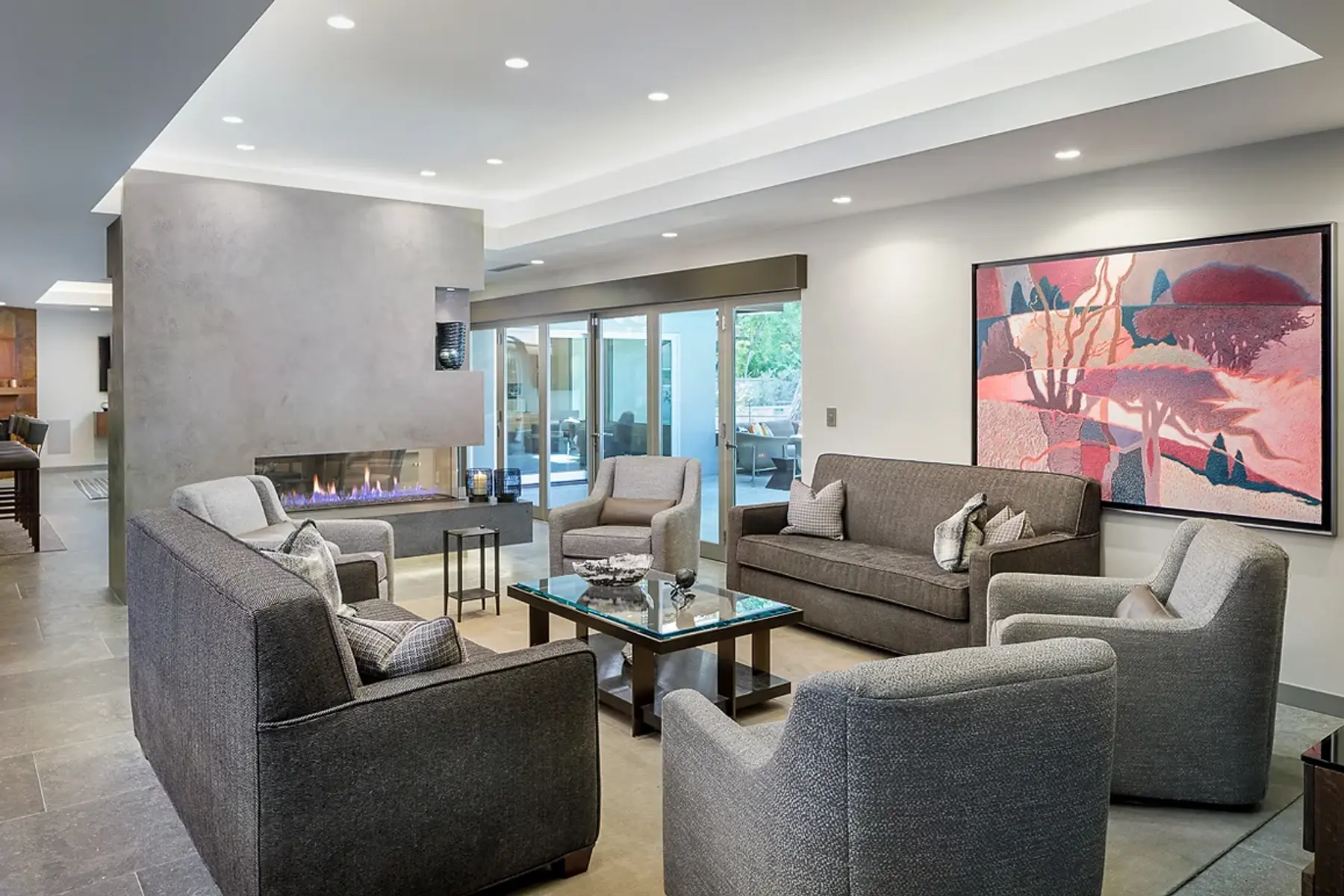 Padres Drive — family breakfast area with morning light